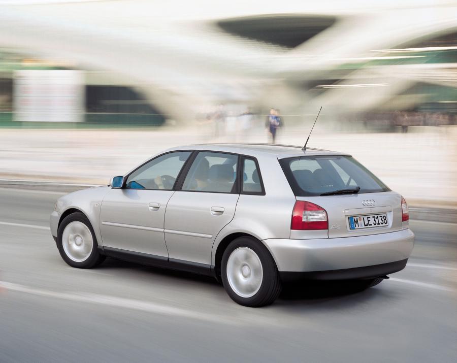  Audi A3 Sportback (8L) 2000 года  (фото 4 из 10)